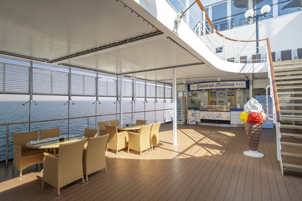 MSC Lirica