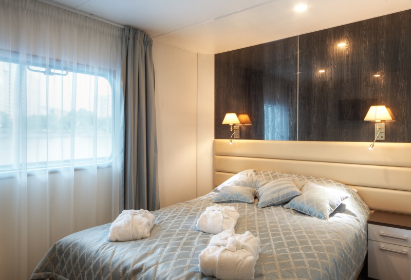 СЕРГЕЙ ОБРАЗЦОВ