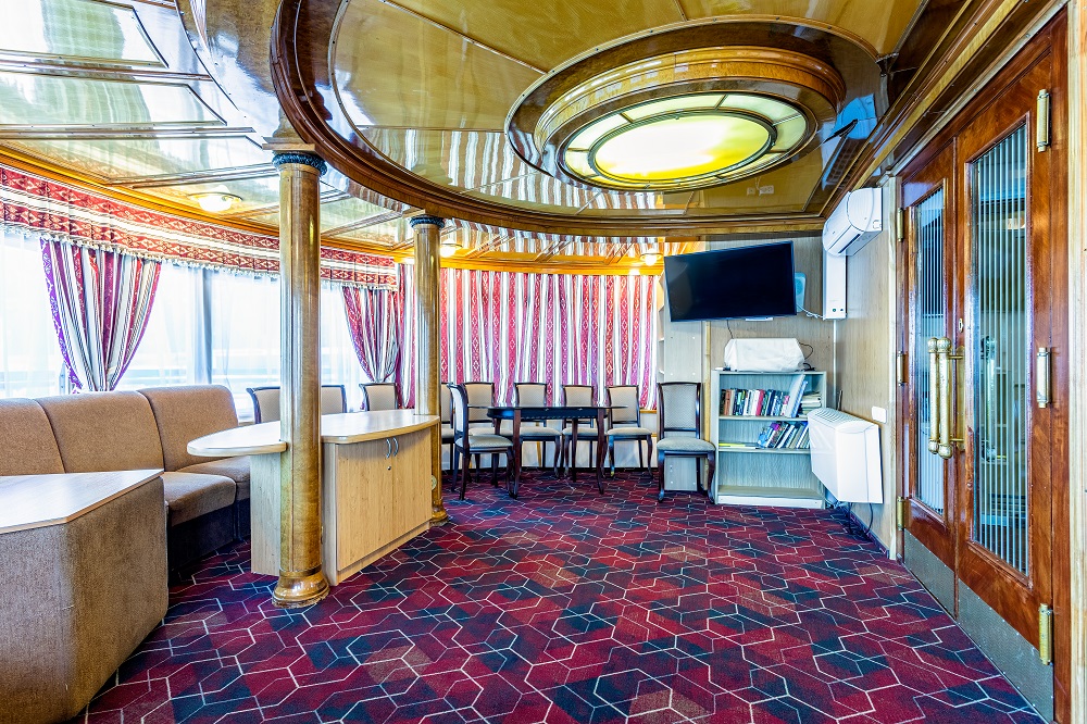 Две столицы