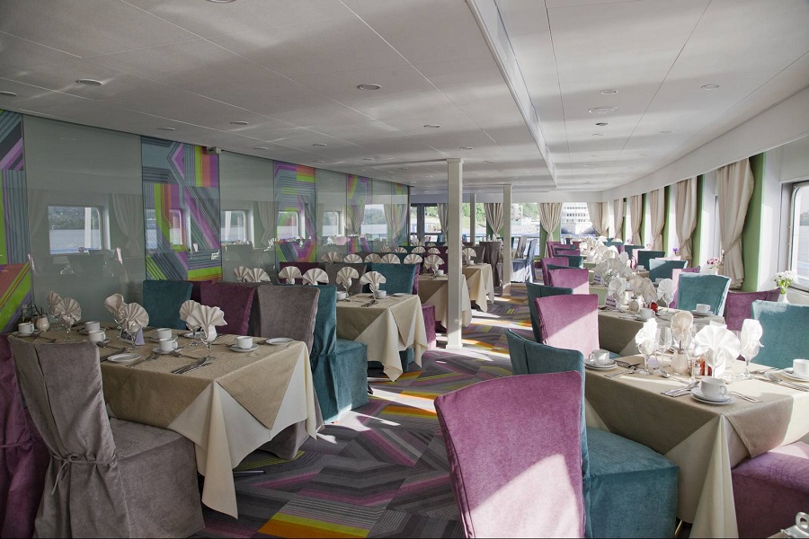 Максим Литвинов